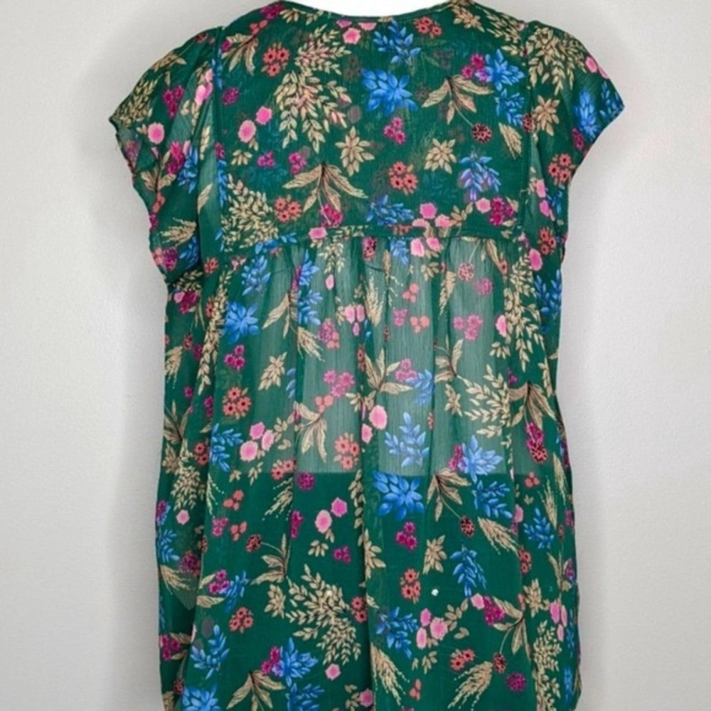 Everly Floral Ruffled Top Size Medium - Picture 8 of 8